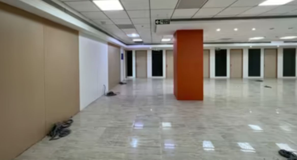 Ready to Move Office Space for Rent
