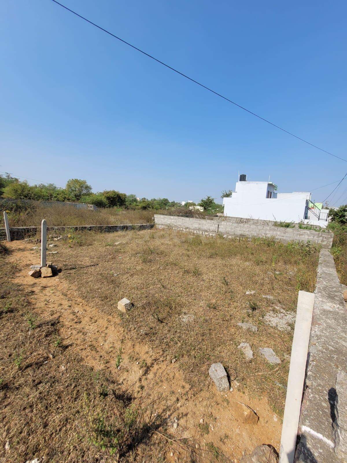 200 sq yd Residential plot for sale