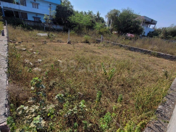 200 sq yd Residential plot for sale