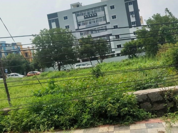 932 Sq.Yd Residential Plot for Sale in Puppalaguda