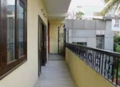 spacious 3 BHK flat for rent in Banjara Hills